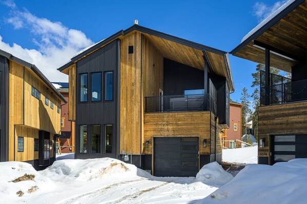 Your Luxury Elev8 Villa