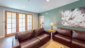 443 Day Springs Rd Living Room