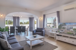 Open living area with dining room connection