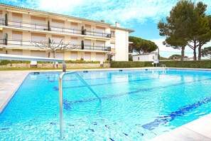 Holiday Home Swimming Pool