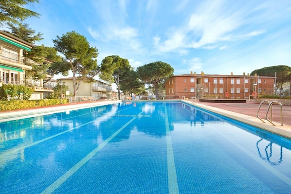 Holiday Home Swimming Pool