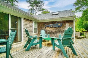Furnished Deck | Gas Grill