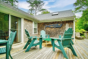 Furnished Deck | Gas Grill