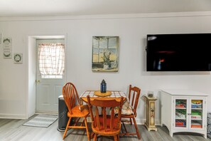 Dining Area 1 | Dishware/Flatware Provided | 1st Floor