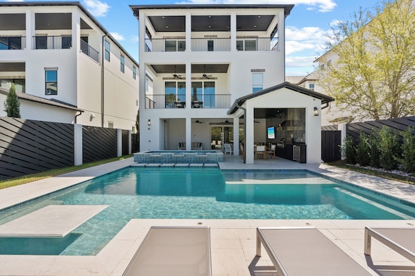 Welcome to your Emerald Coast retreat!