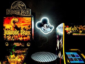 Jurassic Park pinball and multi-arcade machine