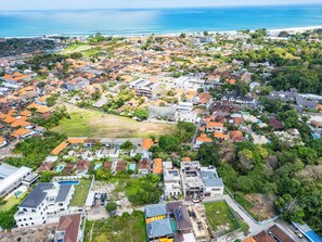 Vista frontal de la propiedad