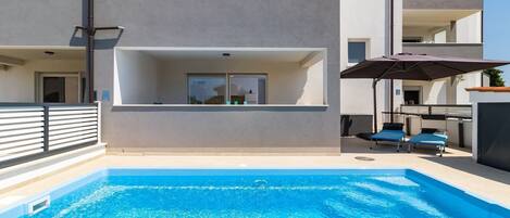 Schwimmbad des Ferienhauses