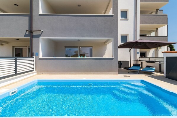 Holiday Home Swimming Pool