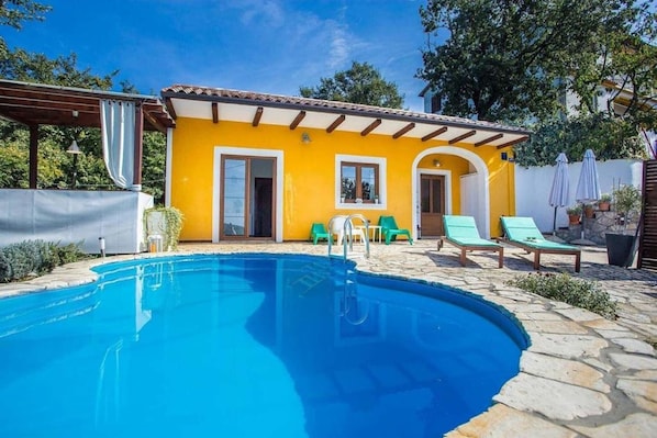 Holiday Home Swimming Pool