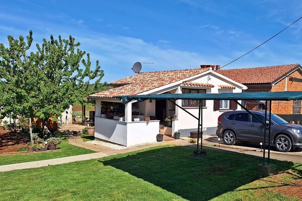 Extérieur maison de vacances [été]