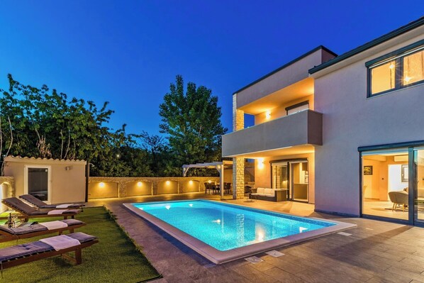 Extérieur maison de vacances [été]