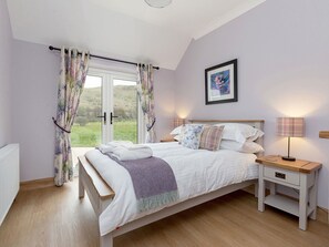 Bett, Möbel, Interior Design, Schlafzimmer, Holz, Flooring, Bedding, Fussboden, Zuhause, Textil