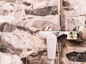 Hand-held showerhead