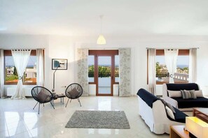 Spacious and bright living room space on the ground floor