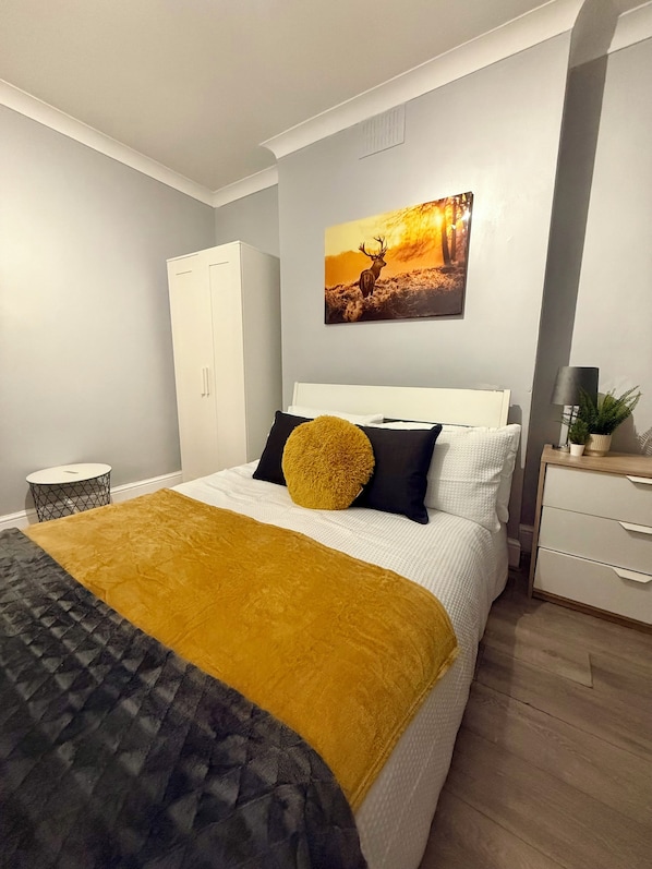 Bedroom 1 (1)