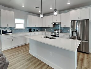 Full Size Kitchen