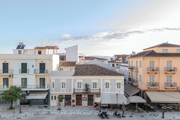 Vista frontal de la propiedad