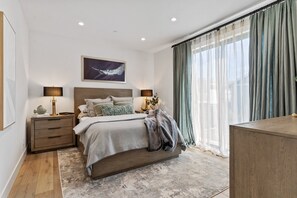 Indoors, Home Decor, Lamp, Furniture, Bed