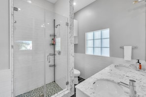 Bathroom, Indoors, Room, Shower Faucet, Sink