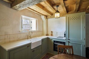 Potters Cottage, Beamish - Host & Stay
