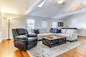 Living Room | 1st Floor | Central A/C & Heating | Roku TV