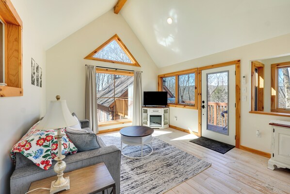 Westbrookville Vacation Rental | 1BR | 1BA | Stairs Required | 840 Sq Ft