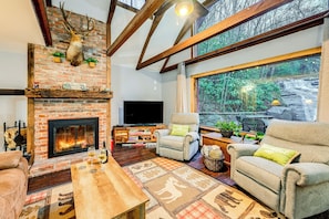 Living Room | Free WiFi | Central A/C & Heat | Smart TV | 1st Floor