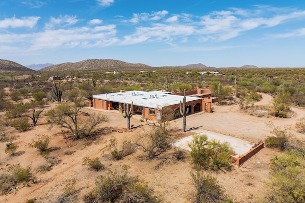 Tucson Vacation Rental | 2BR | 2BA | 1 Step to Enter | 1,970 Sq Ft