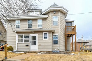 Property Exterior | 2-Story Apartment | 2nd-Floor Unit