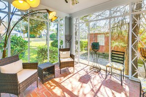 Screened-In Porch | Charcoal Grill | Fire Pit | Small Fenced Yard