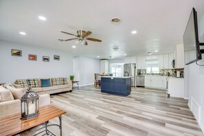 Living Area | Smart TV | Free WiFi