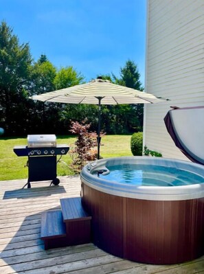 Hot tub on deck