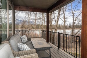 Balcony With Seating to Enjoy the Flathead River | Exterior