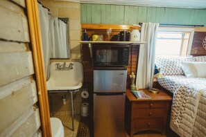 A charming studio with all the essentials for a great stay.

