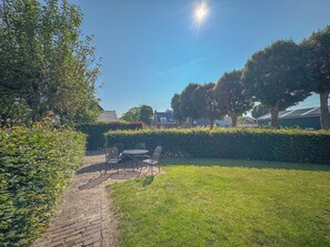 Garden [summer]