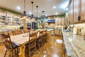 Dining Area | Dishware/Flatware | 1st Floor