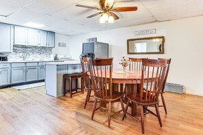 Dining Area/Kitchen | Single-Story Apartment | Cooking Basics