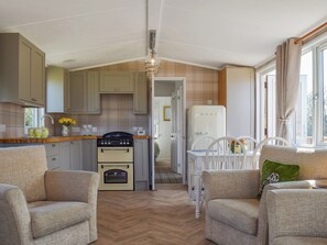 Open plan living space | Owl Lodge, Hartshorne