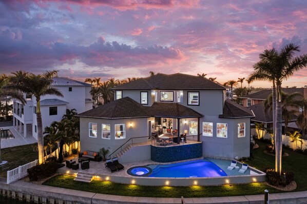 Your dream getaway—luxurious comfort with stunning waterfront views.