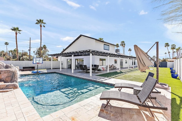 Welcome to your ultimate Scottsdale getaway! 