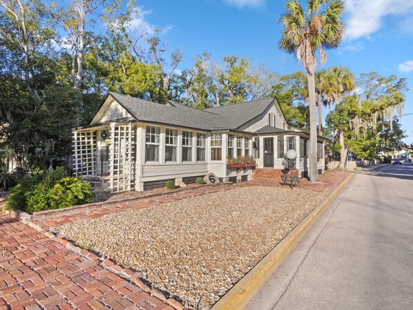 Welcome to Carriage Cottage