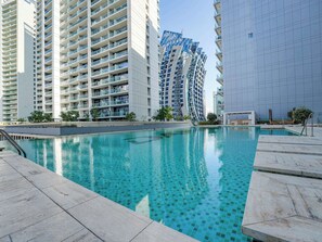 Poolside perfection with a side of calm in Downtown Dubai