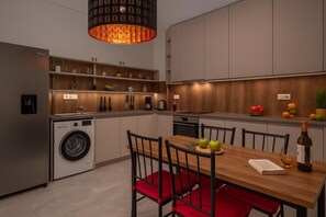 Fully Equipped Kitchen – Includes Washing Machine



