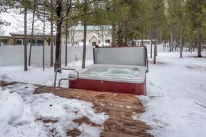 Private Outdoor Hot Tub – Relax under the stars with a glass of wine in your very own hot tub, just steps from the back door.