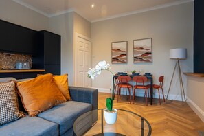 Living Room / Lounge