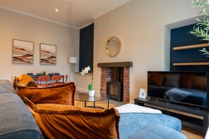 Living Room / Lounge