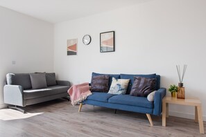 Living Room / Lounge