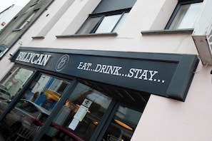 Tenby town, close to beaches and shops