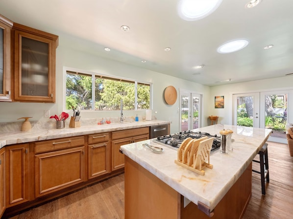 Fully equipped kitchen